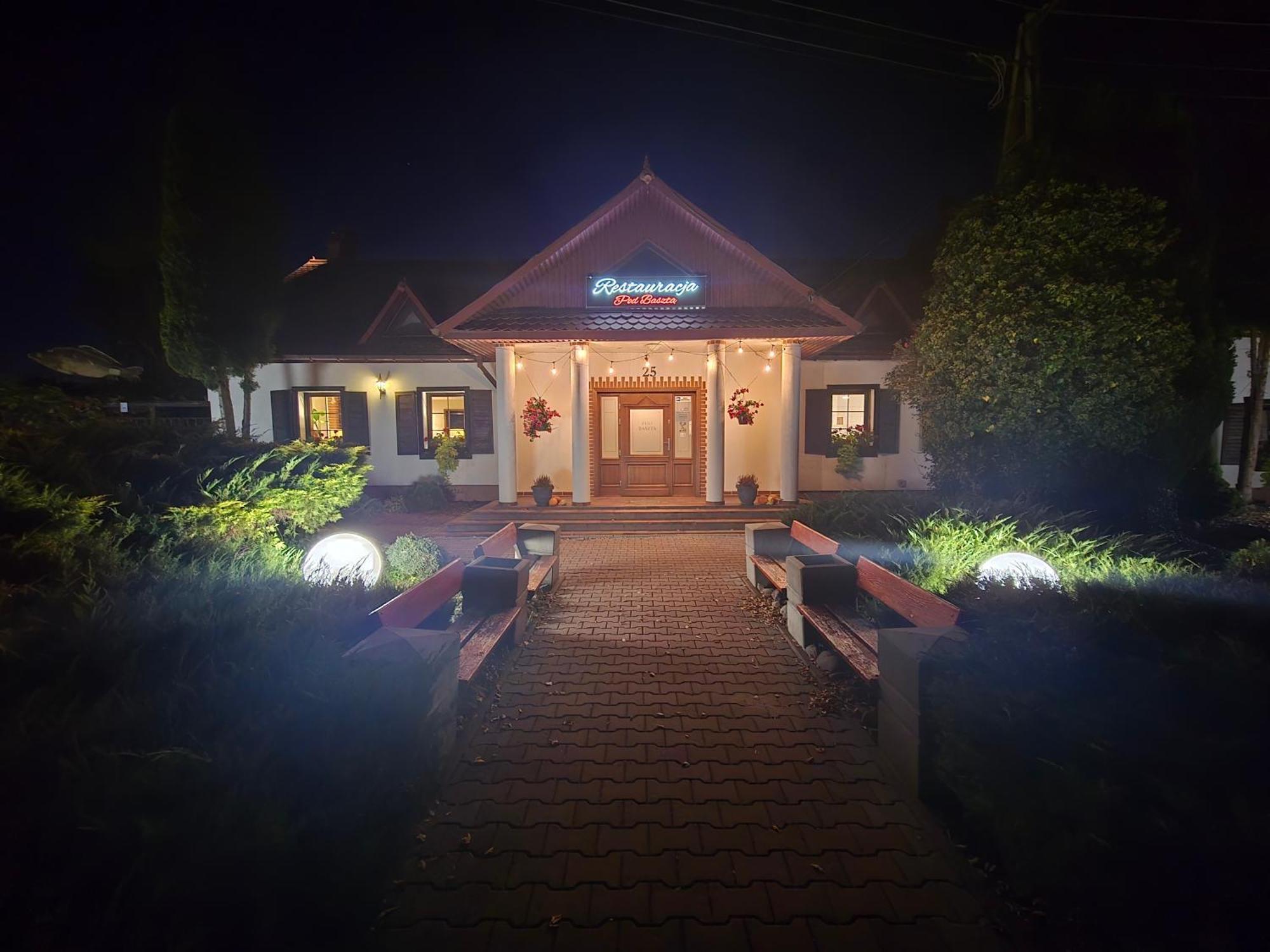 Motel I Restauracja "Pod Baszta" Naglowice Eksteriør bilde
