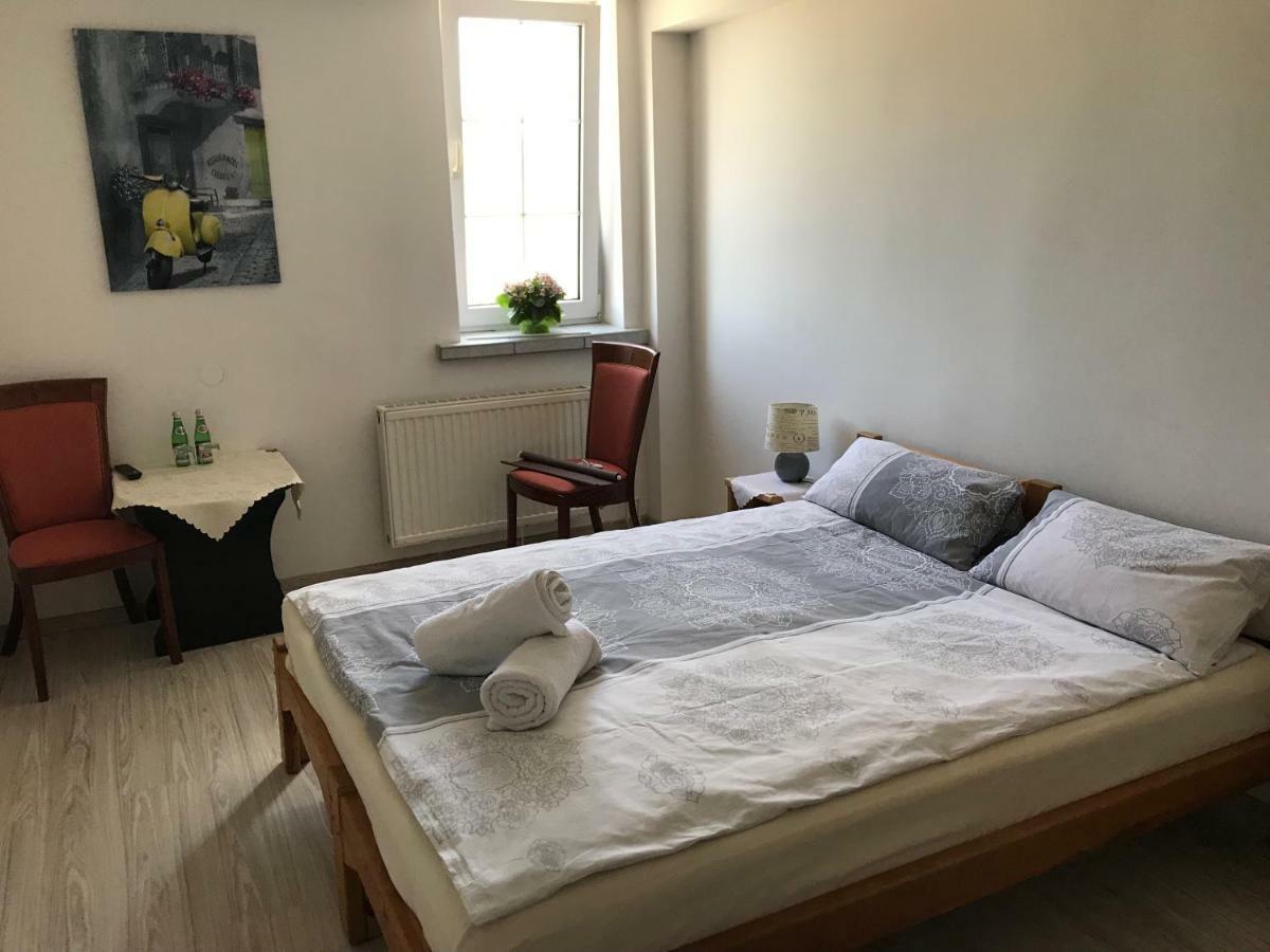 Motel I Restauracja "Pod Baszta" Naglowice Eksteriør bilde